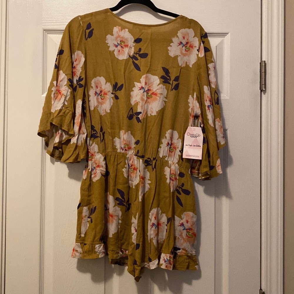 NWT floral boutique romper